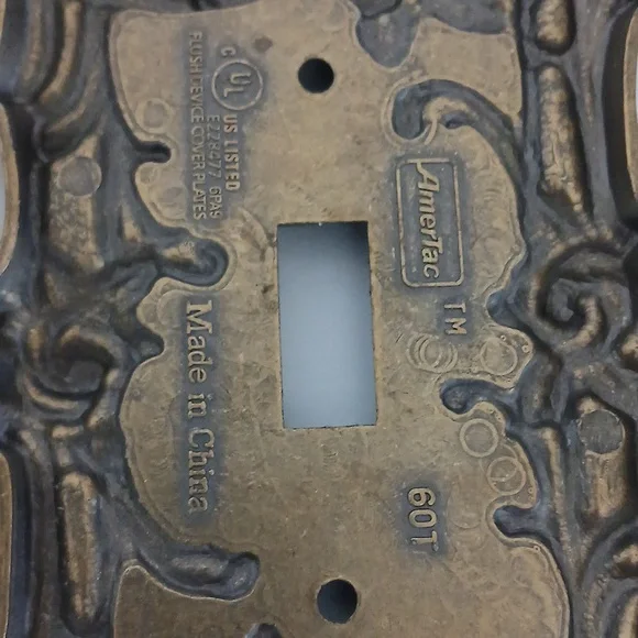 Vintage looking electrical plate covers seven pieces - Picture 5 of 6
